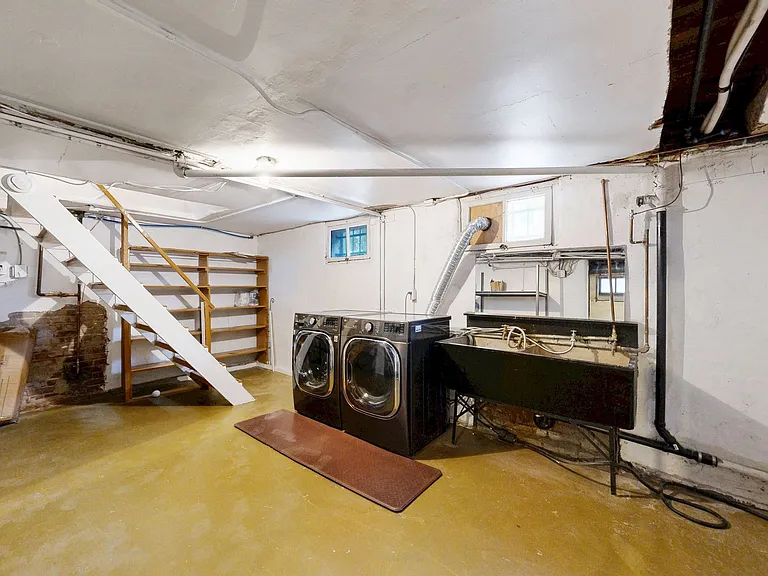 685 S Grant St — Photo 30