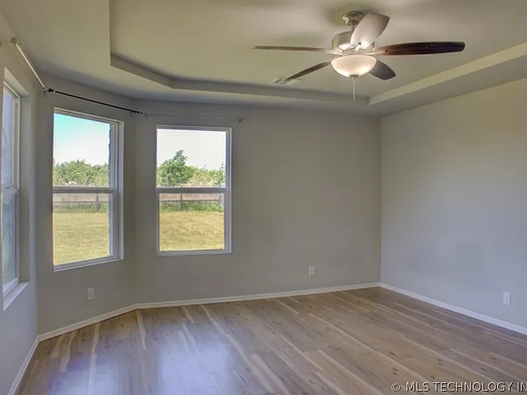 7012 S Elder Ave — Photo 29