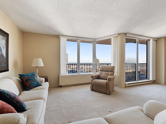 3rd image of 4170 N Marine Dr APT 21M