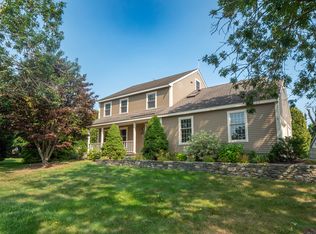 4 Wolcott Ave, Middletown, RI 02842