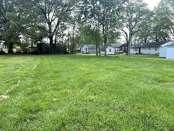 2nd image of 1635 E Reelfoot Ave