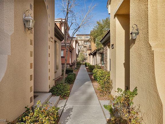 4th image of 11372 Corsica Mist Ave