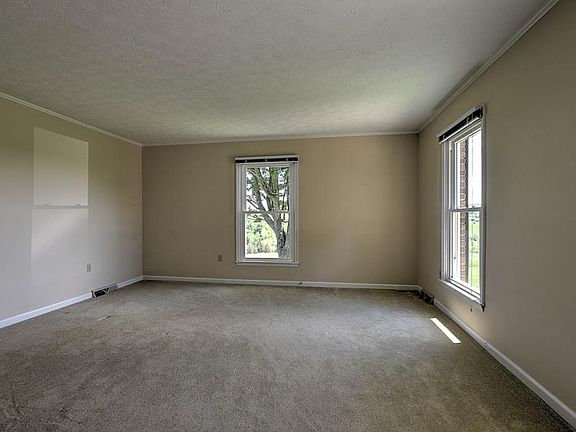 5th image of 160 Harmony Ln