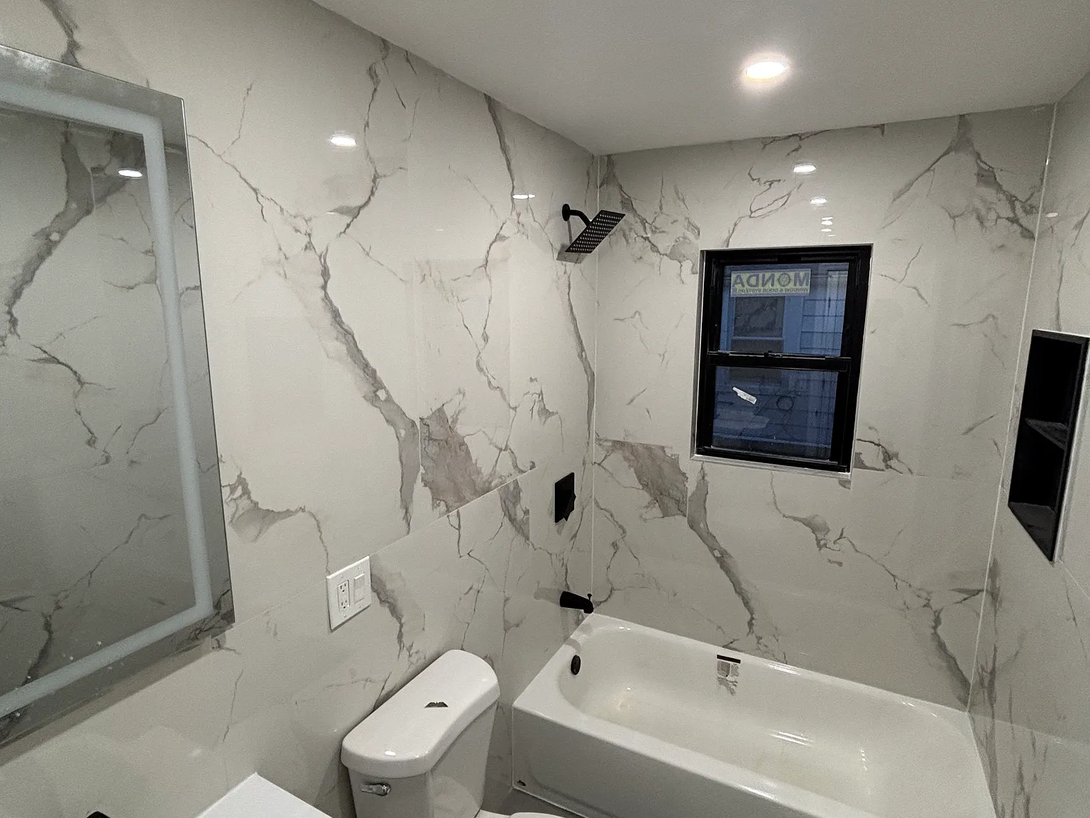 5 bed, 2.5 bath, 2000 sqft, $5,000 — Photo 3