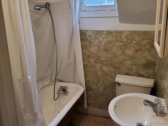 5th image of 1421 N Wheeling Ave APT B