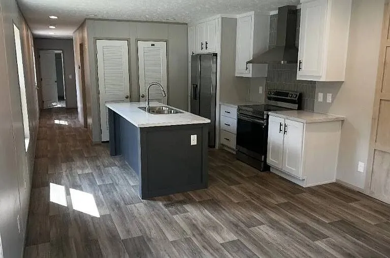 2844 Maple Ave #18 — Photo 2