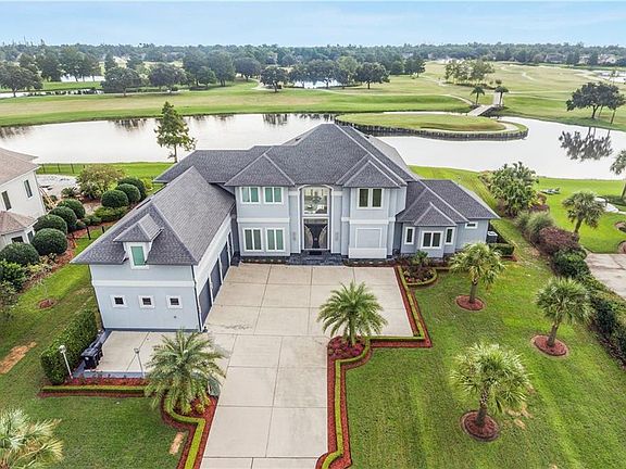 3rd image of 13 Island Club Dr