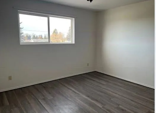Building Photo - 5314 46th Ave #103