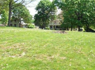 409 S Locust St, Pana, IL