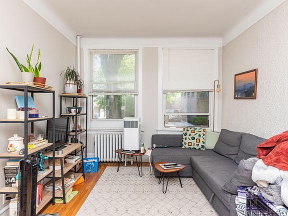 3rd image of 4010 N Wolcott Ave #1N
