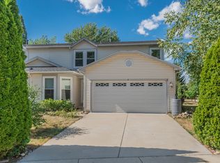 2 Dorchester Ct, Streamwood, IL 60107