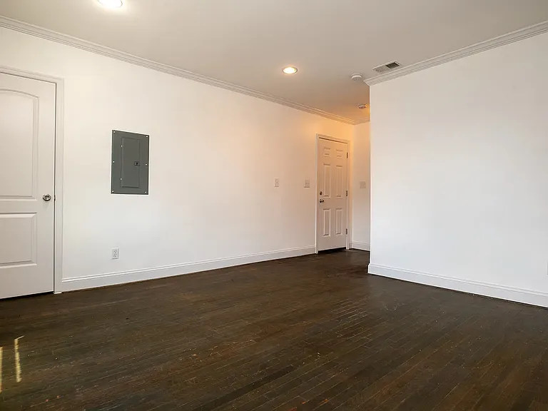 1821 Providence St NE #4 — Photo 4