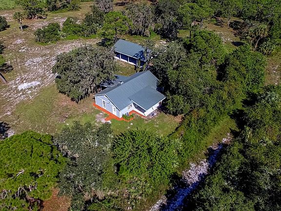 3rd image of 8951 SW Fox Brown Rd