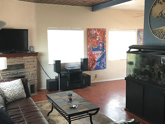 3rd image of 2320 N Los Altos Ave