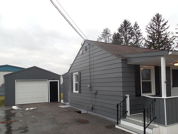 2nd image of 3920 Railroad Ave
