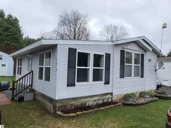 9272 Elsie Ave, Bear Lake, MI 49614