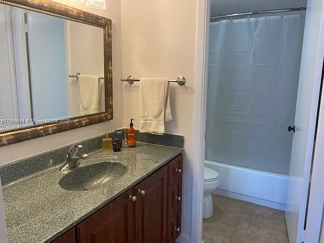 6039 Collins Ave #1110 — Photo 21
