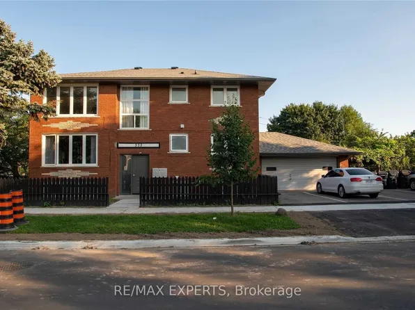 333 Rimilton Ave #3, Toronto, ON M8W 2E5