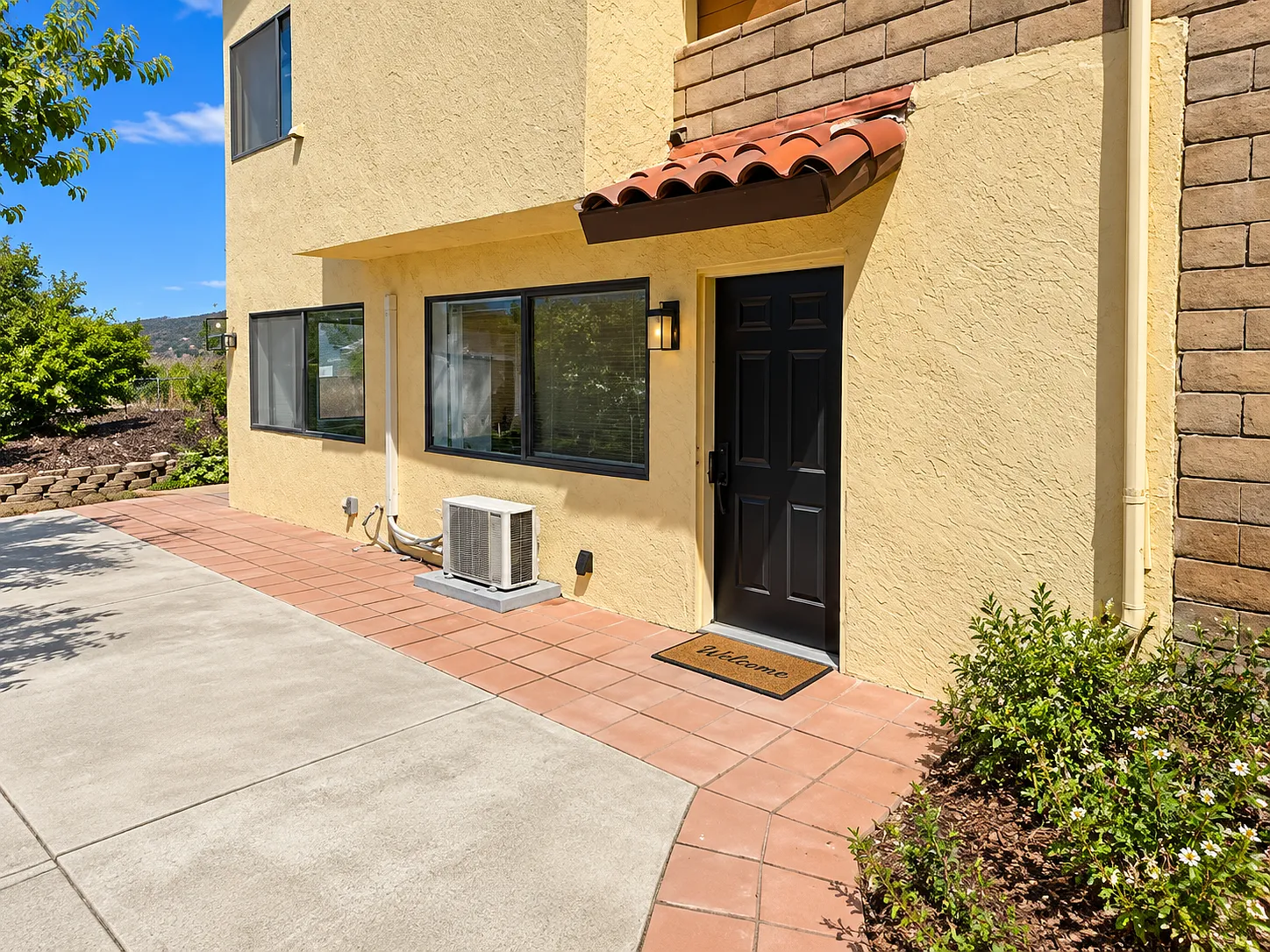 2 bed, 600 sqft, $2,500 — Photo 2