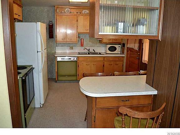 3rd image of 99 16th Ave