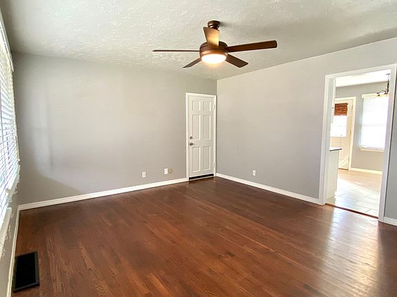 4th image of 636 E Frolich Dr