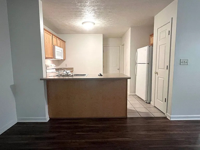 2729-2733 Wyndham Way — Photo 5