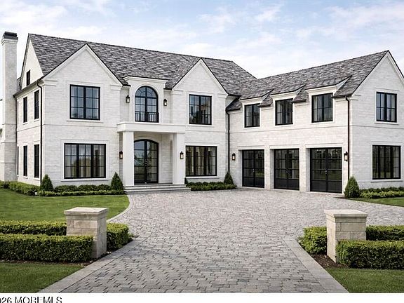 2nd image of 3 Black Point Horseshoe