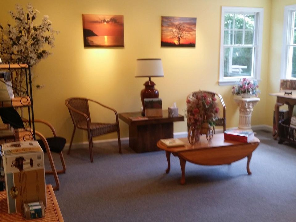 2nd image of 1469 Main Rd