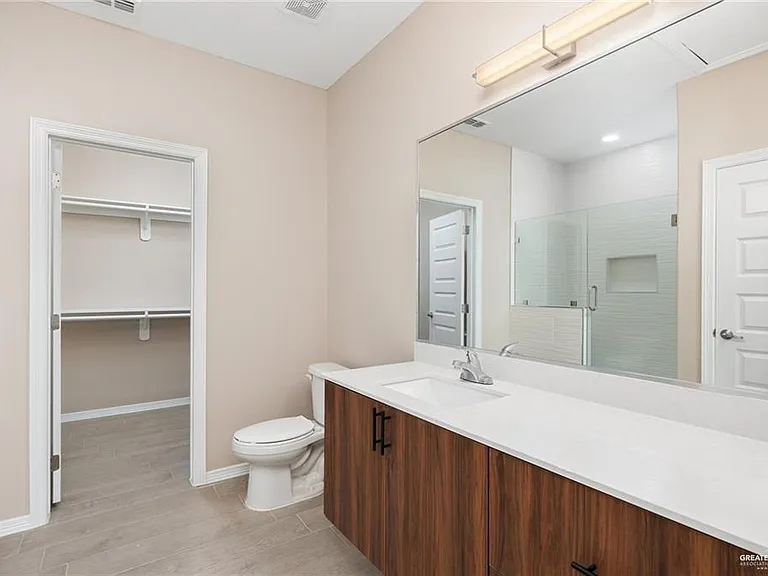 914 N Spruce St #4 — Photo 6