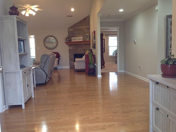 3rd image of 2710 Manassas Dr
