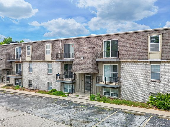 2nd image of 3408 Balboa Ln APT 35