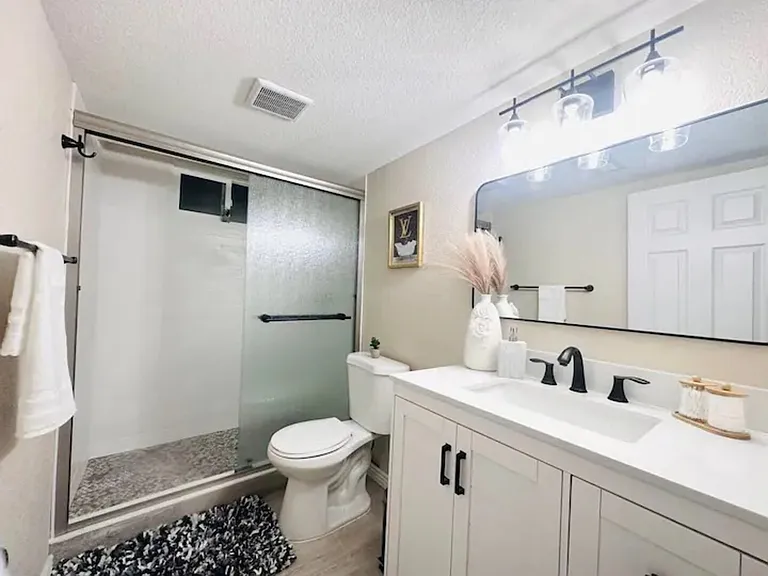 Stacy Dr — Photo 16