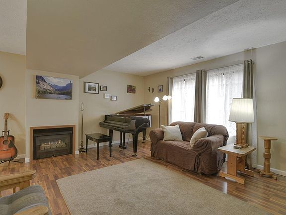 5th image of 3462 Emily Ln #15