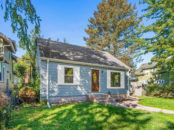 1347 Searle St, Saint Paul, MN 55101