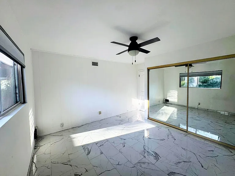 758 E Cypress Ave — Photo 11