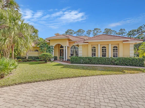 113 NE Charleston Oaks Drive, Port St Lucie, FL 34983