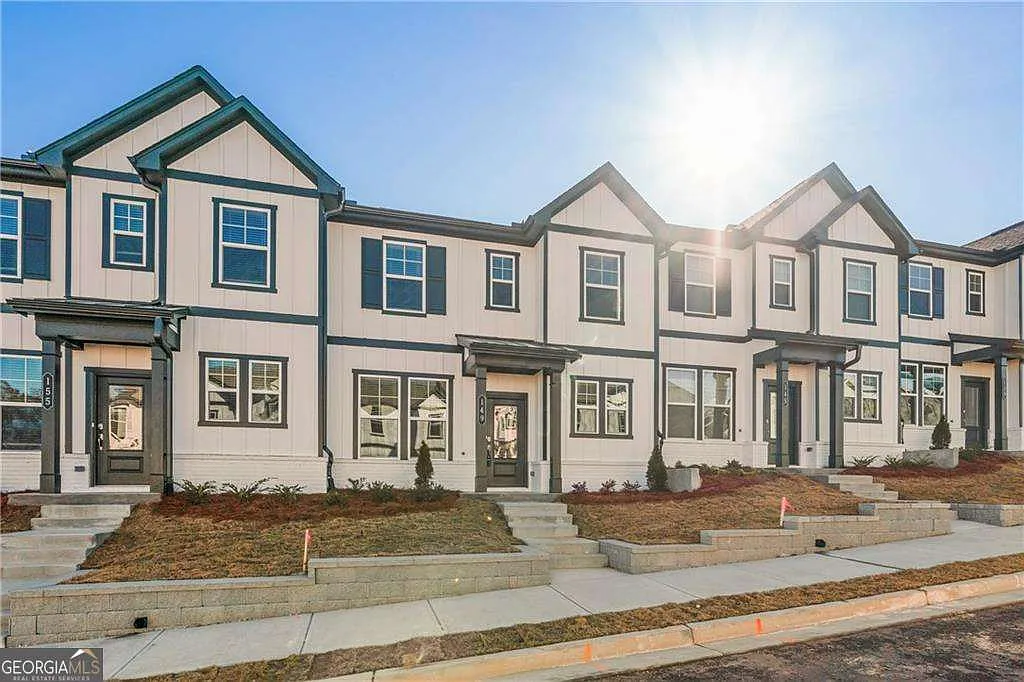 3 bed, 2.5 bath, 1855 sqft, $1,867 — Photo 1
