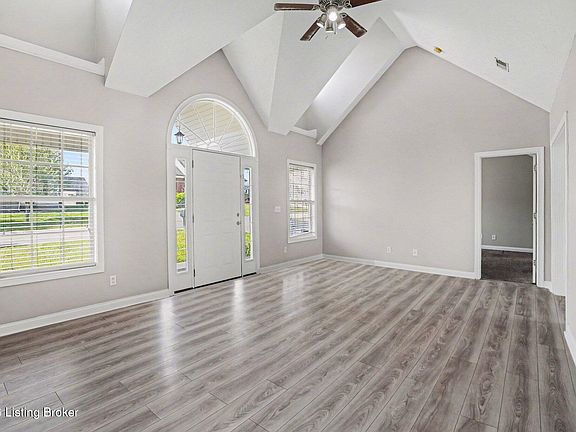 4th image of 107 Camellia Ave