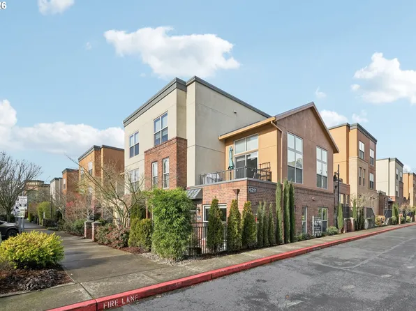 6299 NE Carillion Dr, Hillsboro, OR 97124