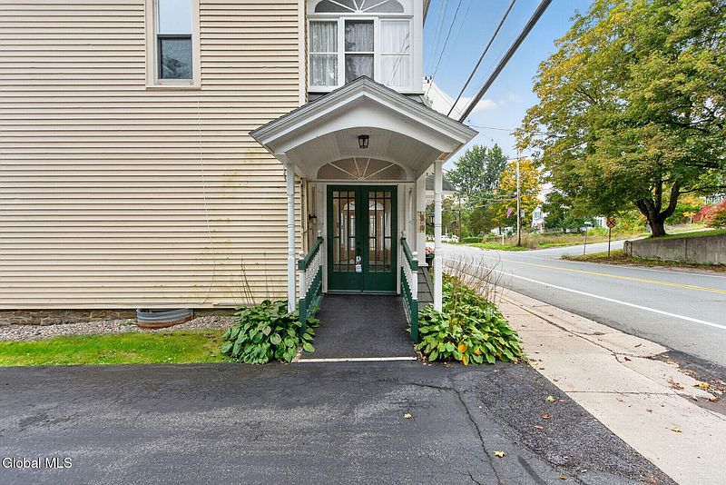 4th image of 1779 Main Street