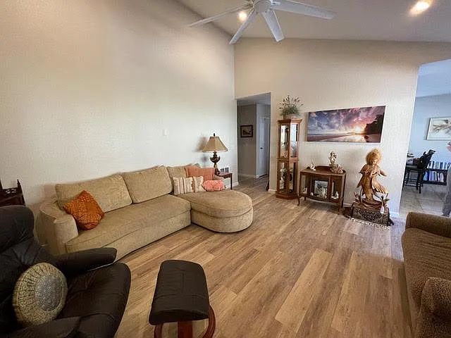 5422 Adobe Falls Rd