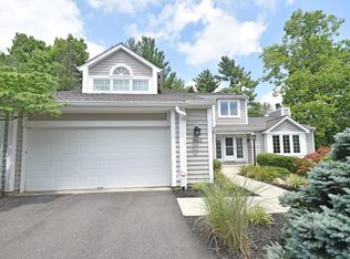 3848 Chimney Hill Dr, Cincinnati, OH 45241