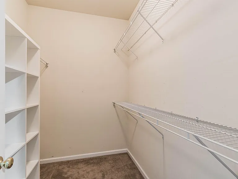 12215 Fox Valley St — Photo 10
