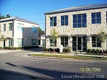 2nd image of 1135 E 33rd Pl