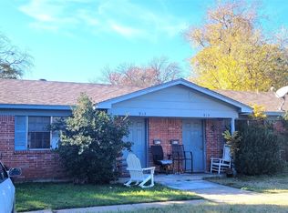 913/915 Cody Ct, Fort Worth, TX 76114