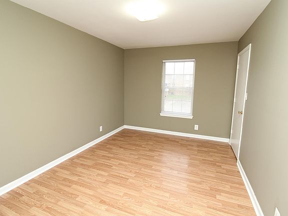 4th image of 2450 Caroline Dr APT G