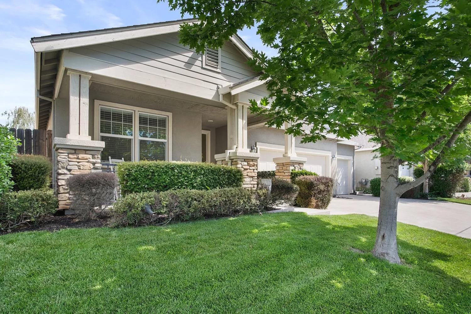13209 Fountain Dr photo 1