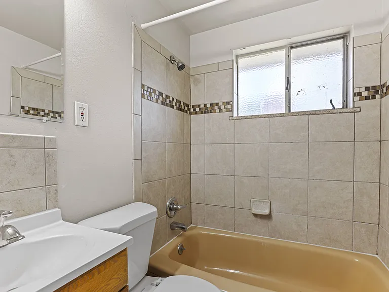 1213 Vance St — Photo 22