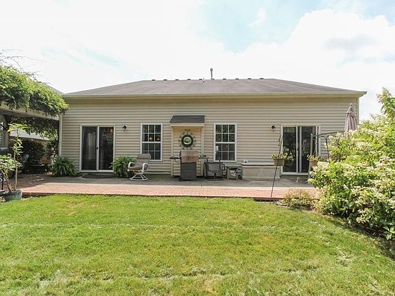3rd image of 10880 Parker Dr