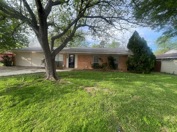 2113 E Mitchell St, Arlington, TX 76010